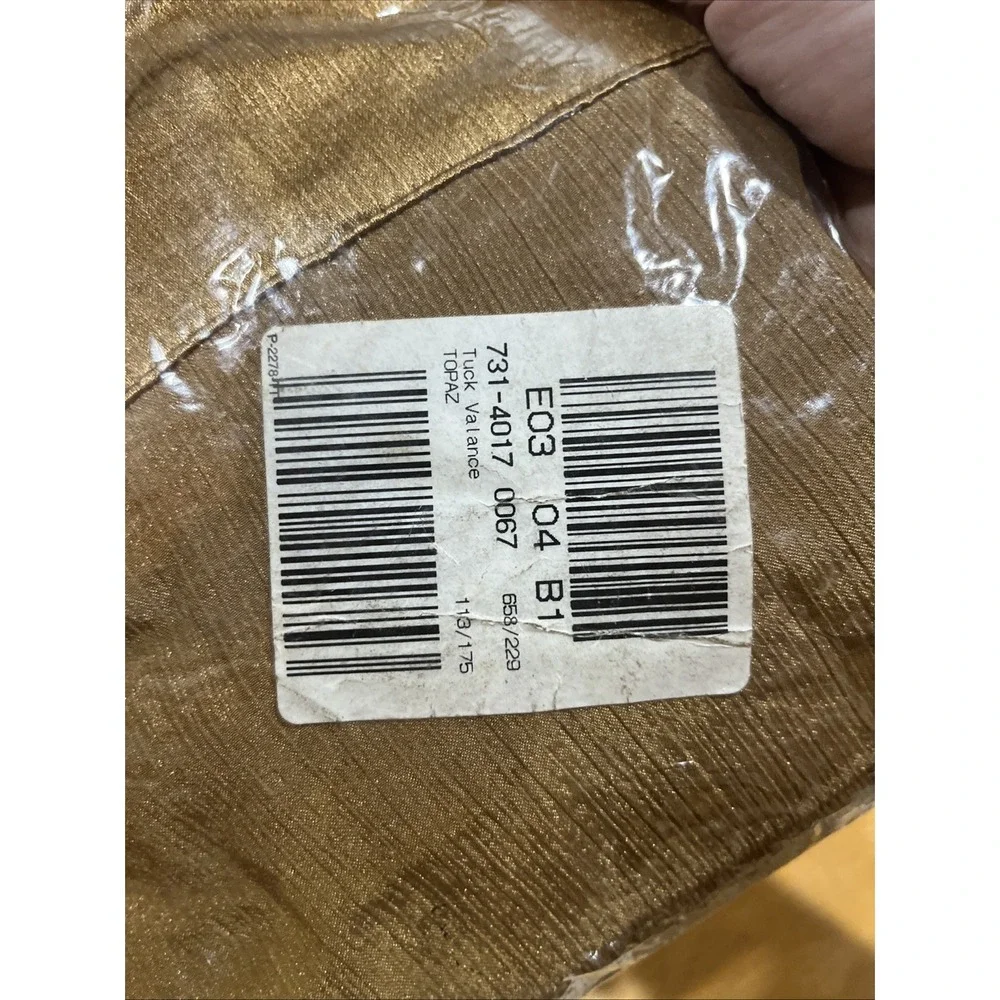 Royal Velvet Topaz Hilton Rod-Pocket Tuck Valance 54‎ x 18 in. Fringe